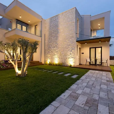Apartament Botargo Suites *